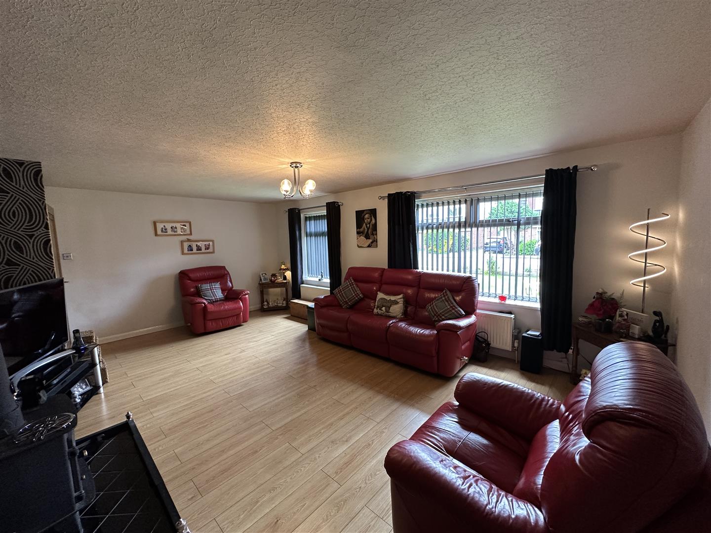 Fleetwood Drive, Banks